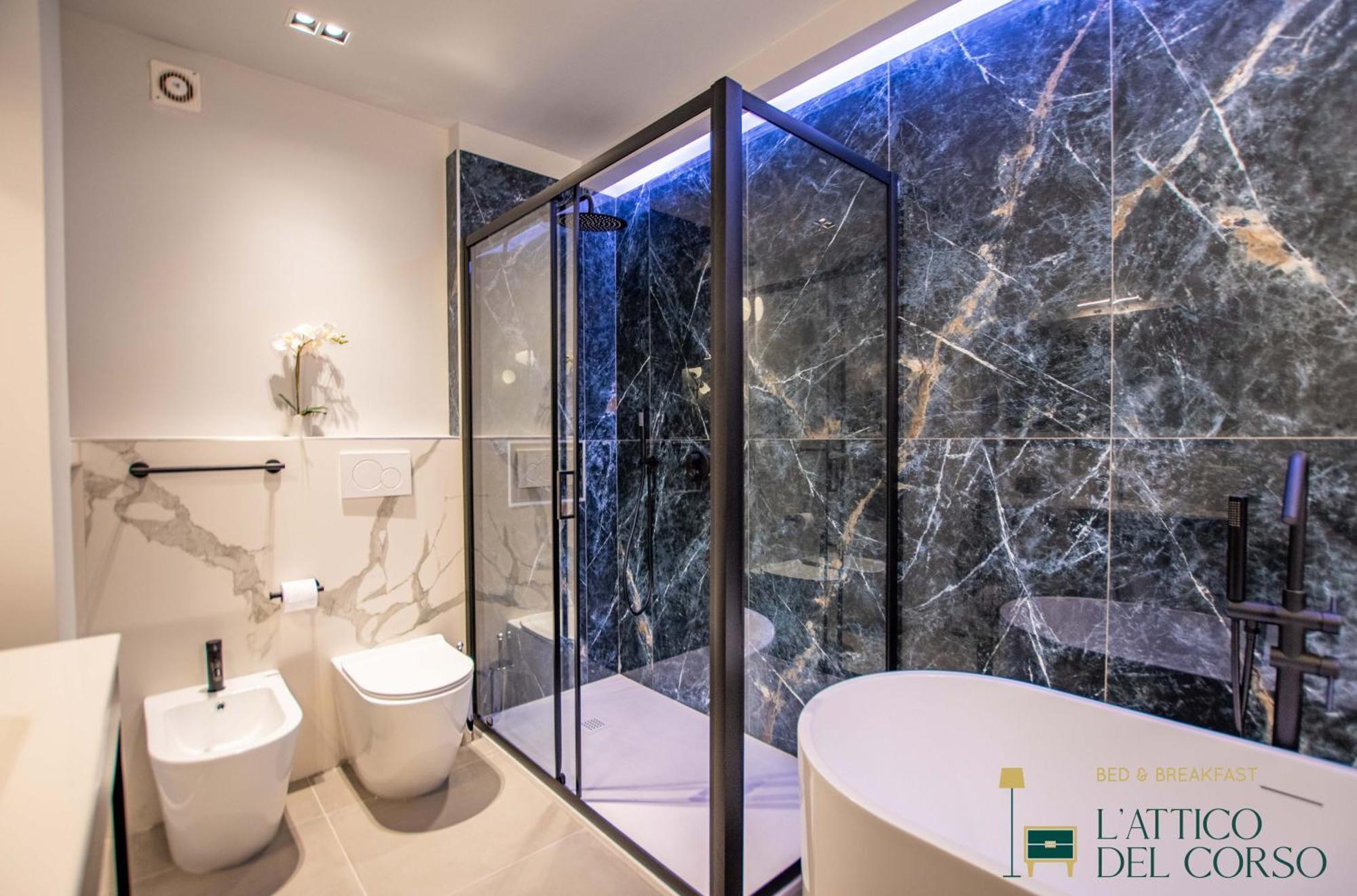 L'Attico Del Corso Appartement Triëst Buitenkant foto