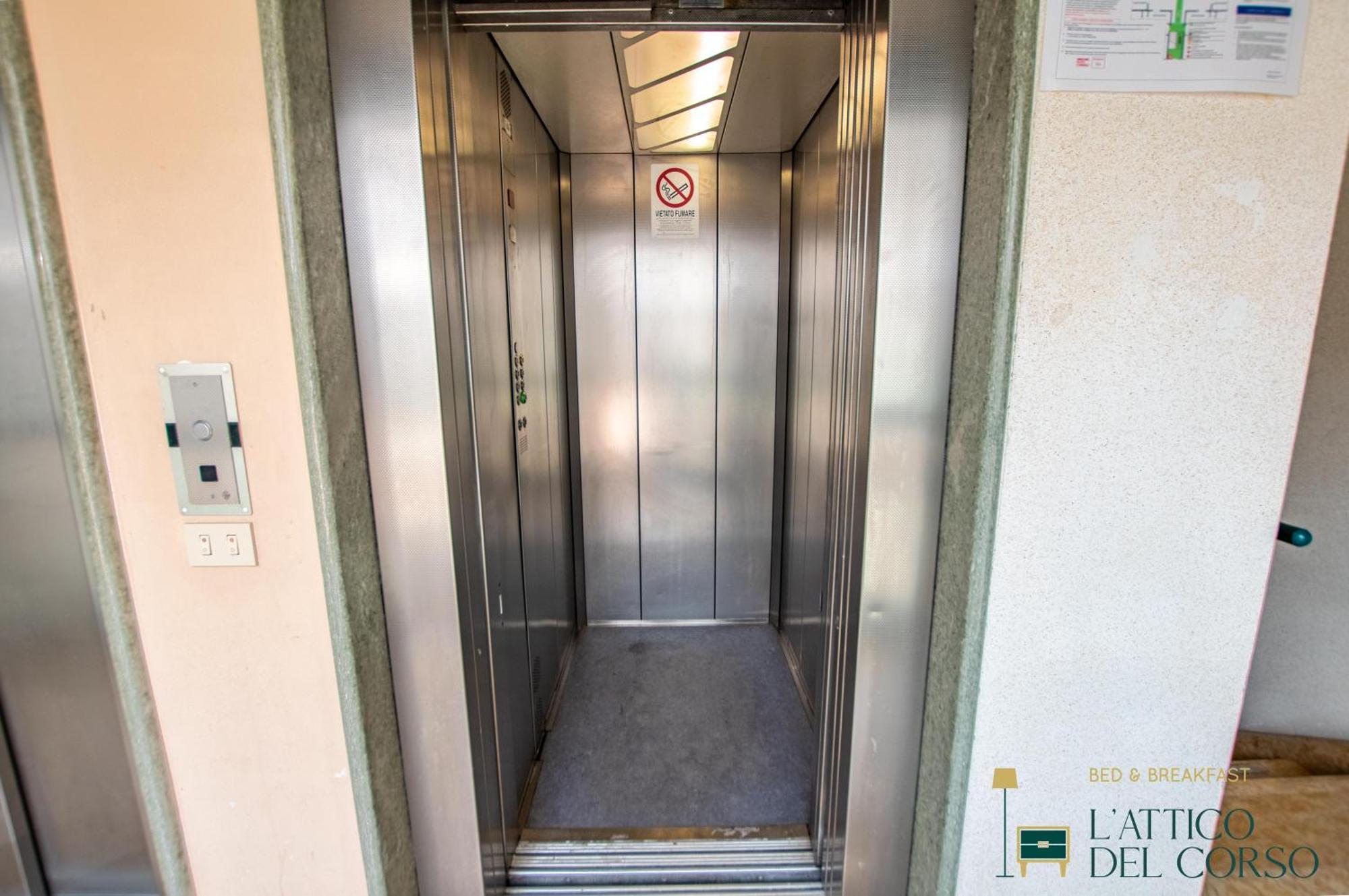 L'Attico Del Corso Appartement Triëst Buitenkant foto