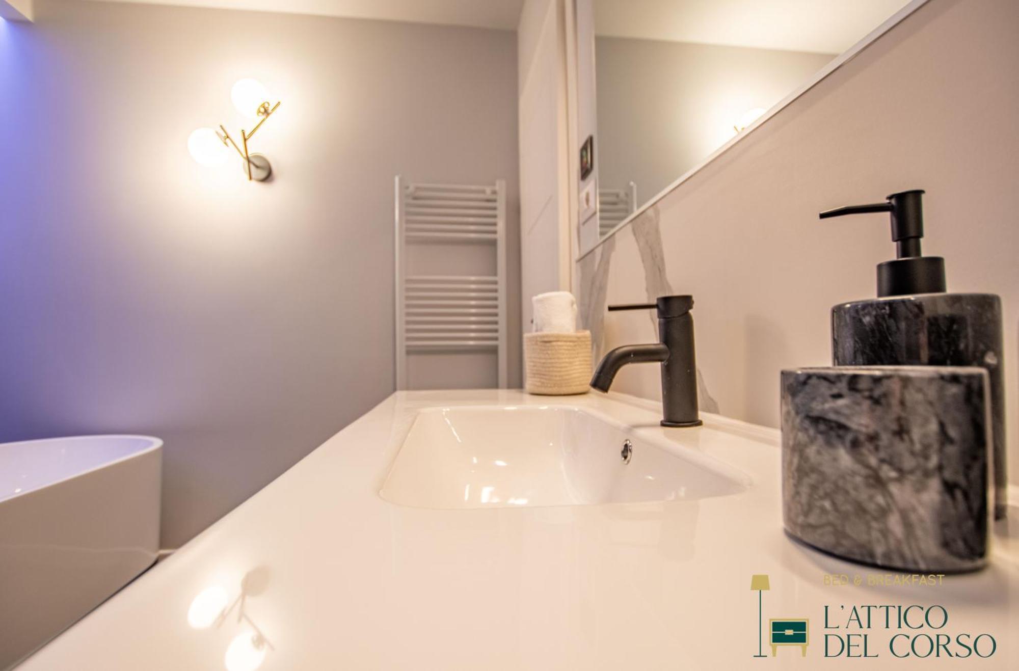 L'Attico Del Corso Appartement Triëst Buitenkant foto