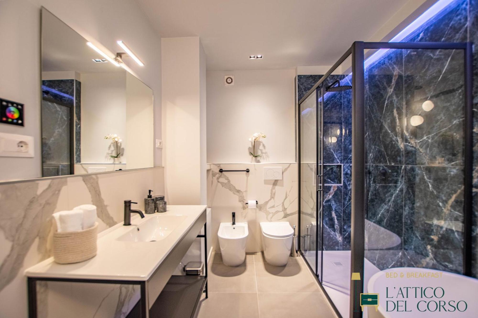 L'Attico Del Corso Appartement Triëst Buitenkant foto