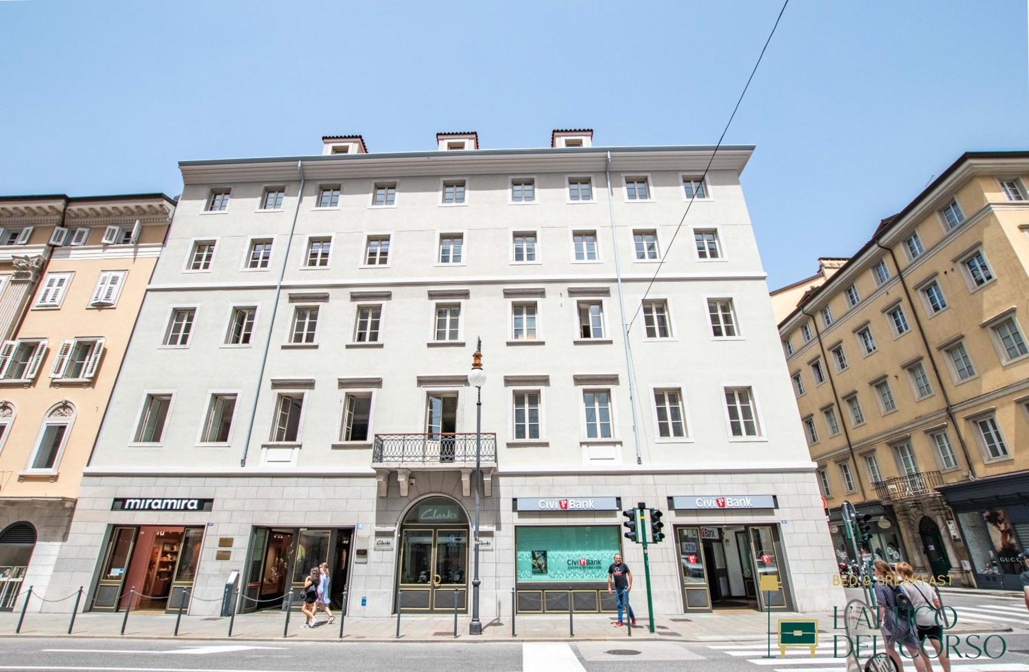 L'Attico Del Corso Appartement Triëst Buitenkant foto